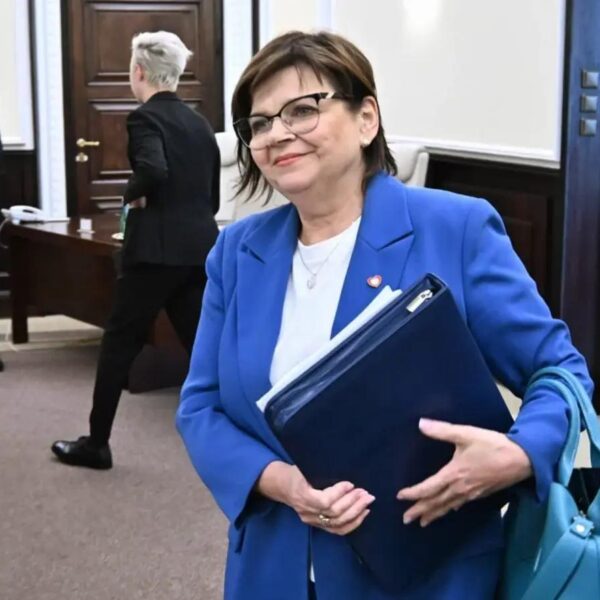 Minister Leszczyna: wstyd mi za polityków. To nie atak na wolność, lecz głupota